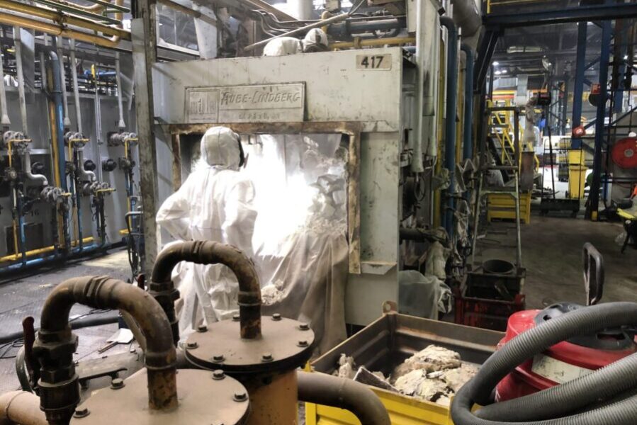 Verwijderen vuurvaste bekleding